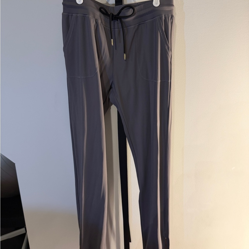 EUC Zyia Women’s light Charcoal Joggers with Black Drawstring size M